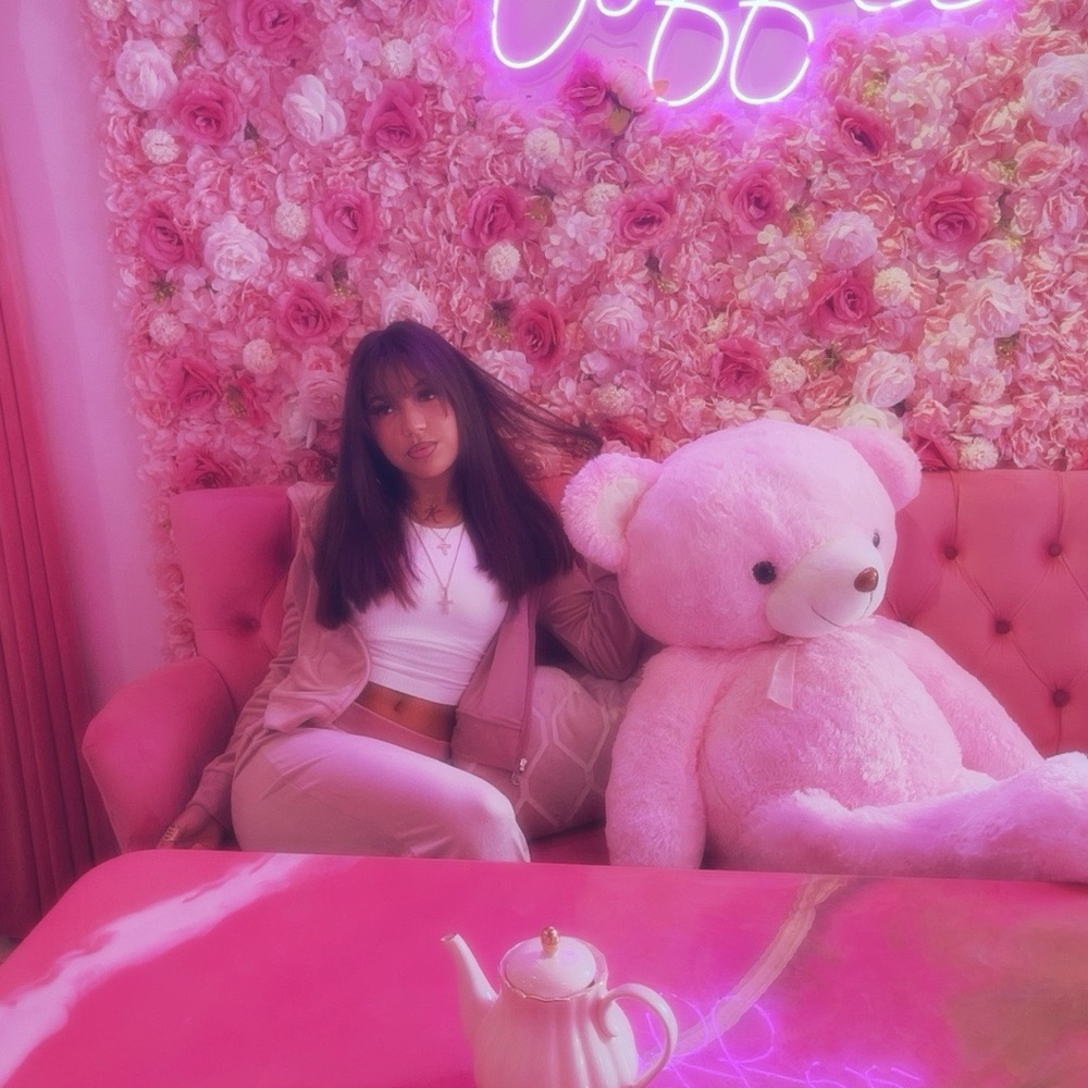 Meet your Posher, Miss